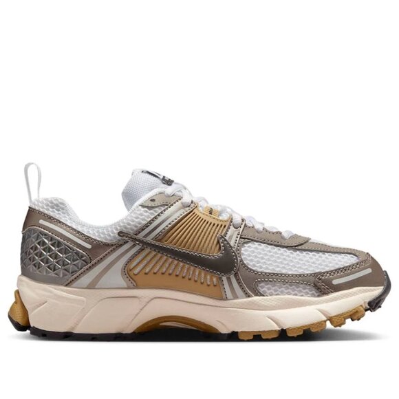 NIKE Vomero 5 Grade School 7 Women's 8.5 HF6998-004 Air Zoom NEW Metallic Beige - Picture 3 of 6